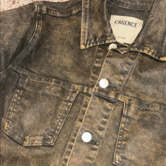 L'AGENCE Janelle Raw Cut Slim Denim Jacket
L'AGENCE - Picture 2 of 7